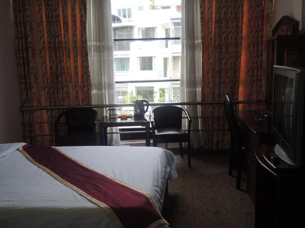 Y Lan Hotel Da Lat Exterior photo